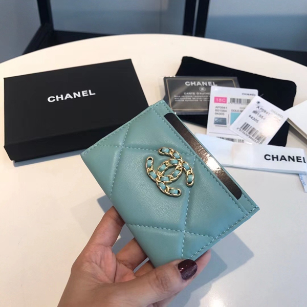 シャネル財布背面デザイン